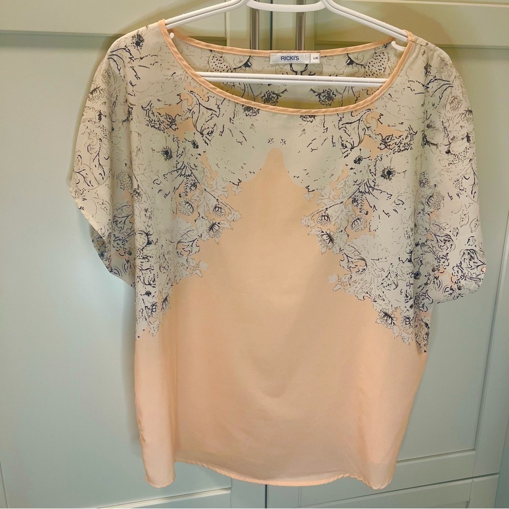 2/$15 Ricki's Peach and Cream Short Sleeve Blouse